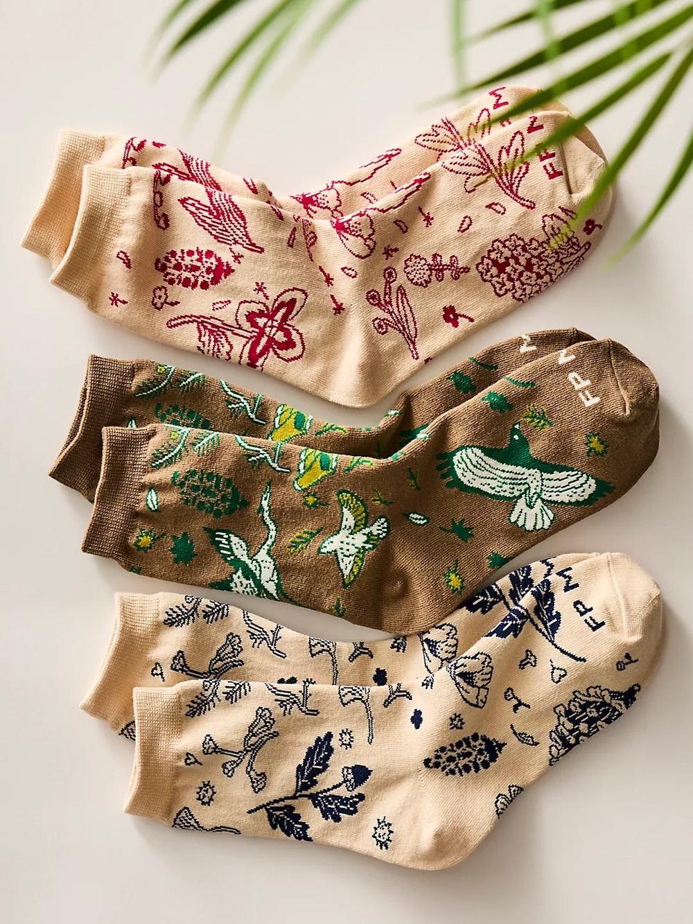 NWT FREE PEOPLE MOVEMENT Great Outdoors Socks | Natural/Blue MSRP $18 - Picture 3 of 4